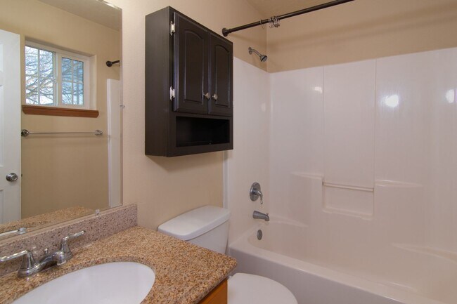 Building Photo - **August Availability** Nicely updated 3 Bedroom 2.5 Bath with large living / Dining area and att...