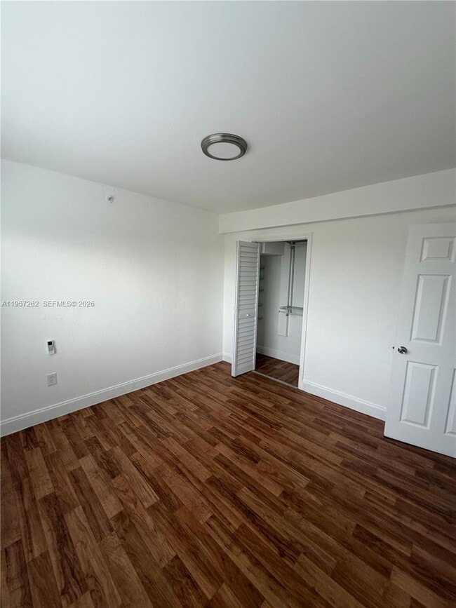 Building Photo - 542 NW 8th St