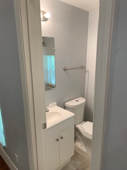 Building Photo - 519 E Evergreen St