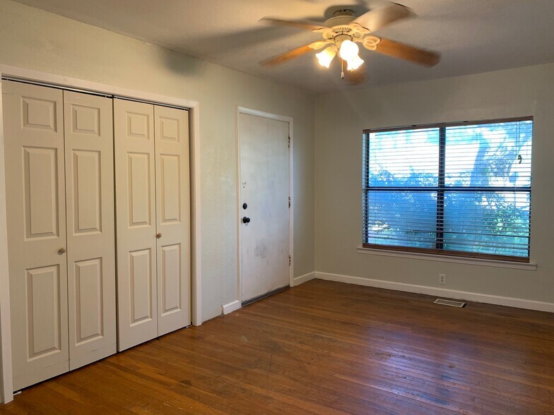 Bedroom 1 - 1240 S Brazos St