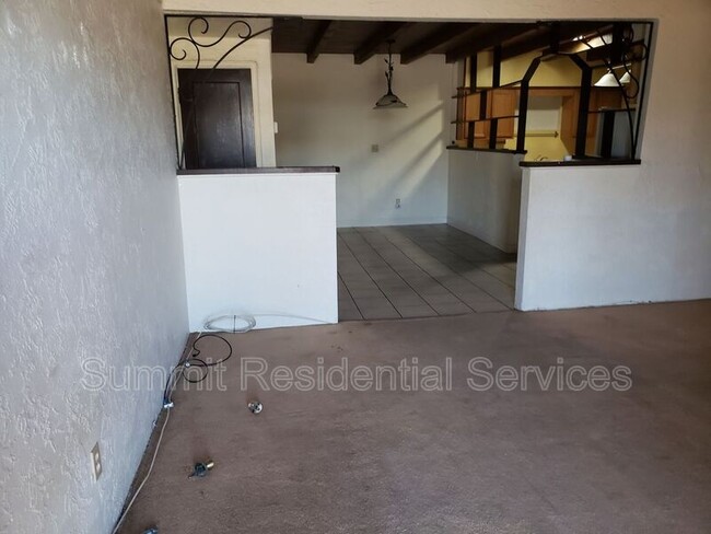 Building Photo - 3026 E Alta Vista St