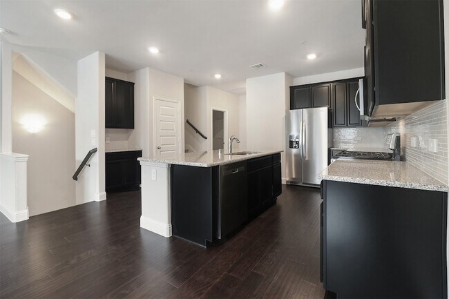 Building Photo - 7836 Manilla Dr