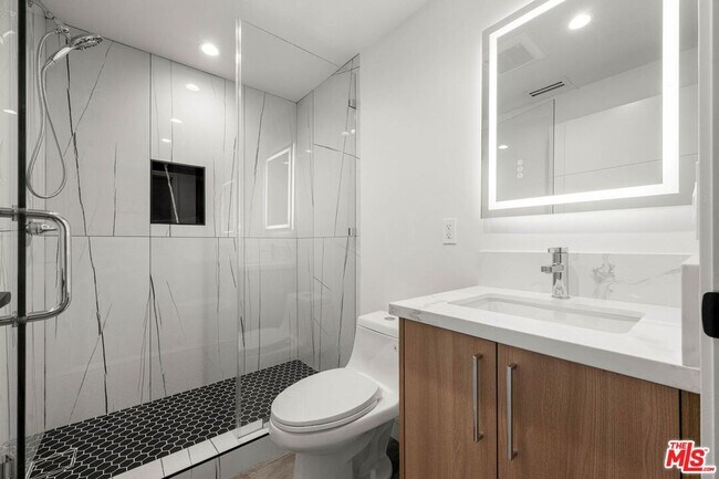 Building Photo - 1920 S Sherbourne Dr