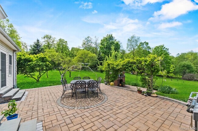 Building Photo - 20 Goshen Rd