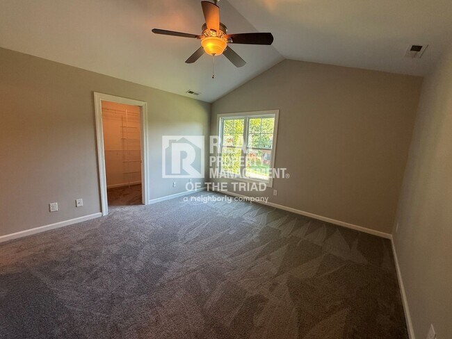 Building Photo - 2234 Nettlebrook Dr