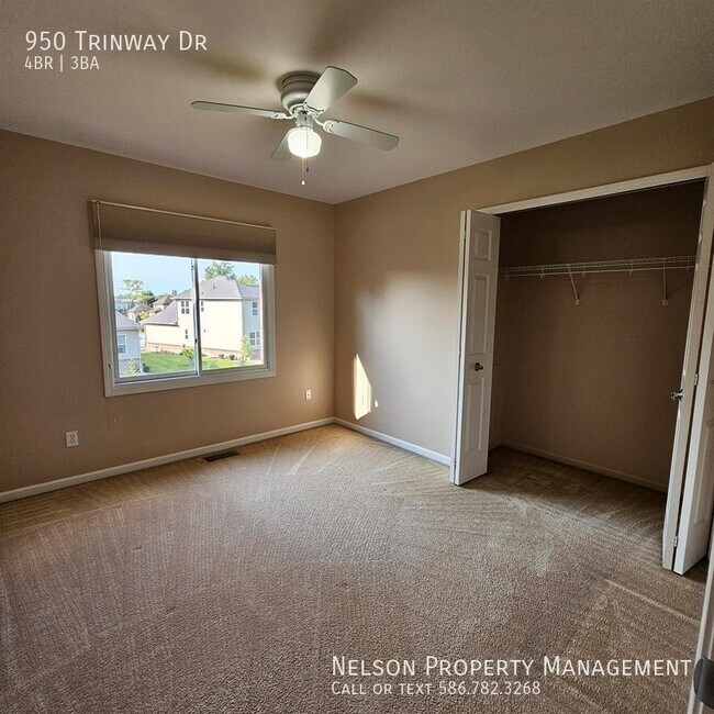 Building Photo - 950 Trinway Rd