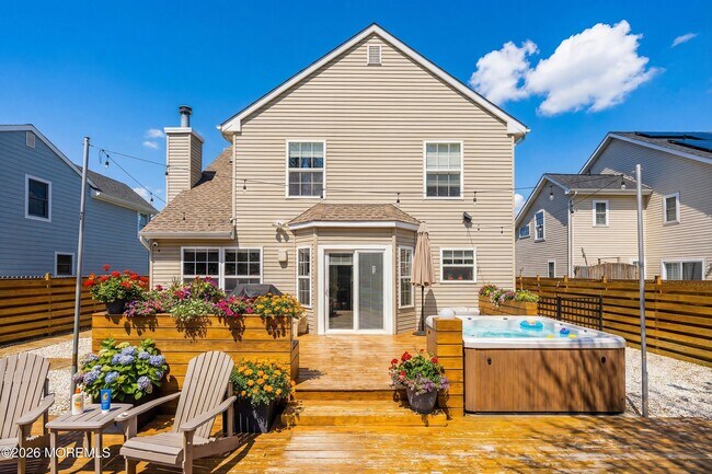 Building Photo - 619 Woodland Ave