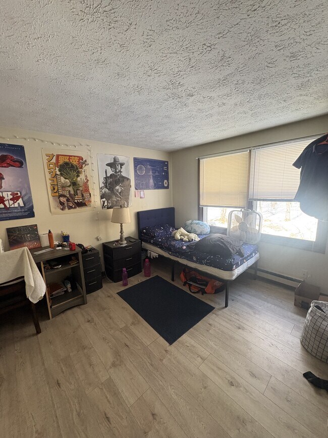 Building Photo - 98 Pelham Rd