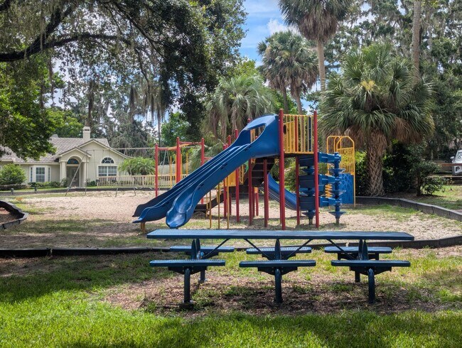 Building Photo - True Florida Living