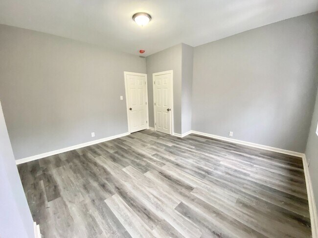 Building Photo - Three-Bedroom Home with a Private Back Patio