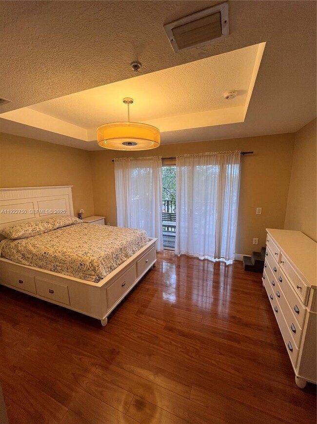 Building Photo - 730 NE 90th St