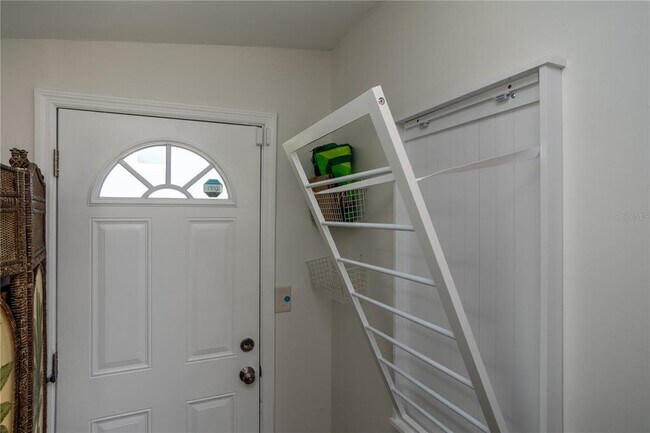 Building Photo - 327 25th St S