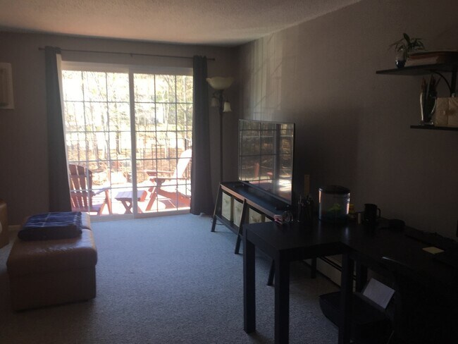 Building Photo - 910 White Cedar Blvd