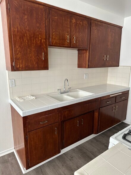 Building Photo - 4201 McLaughlin Ave