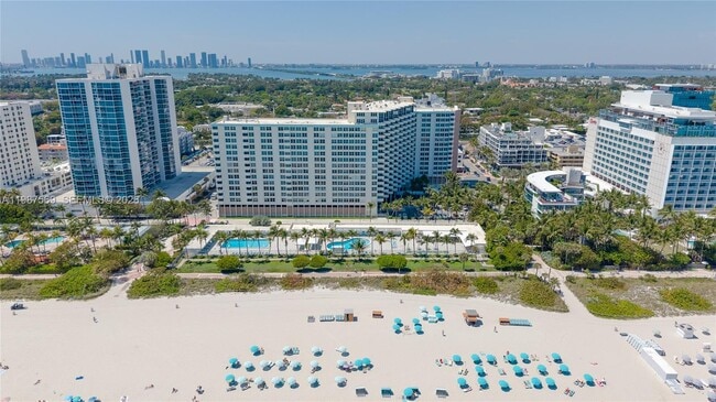 Building Photo - 2899 Collins Ave