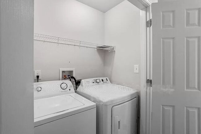 Building Photo - 39 Stix Ln