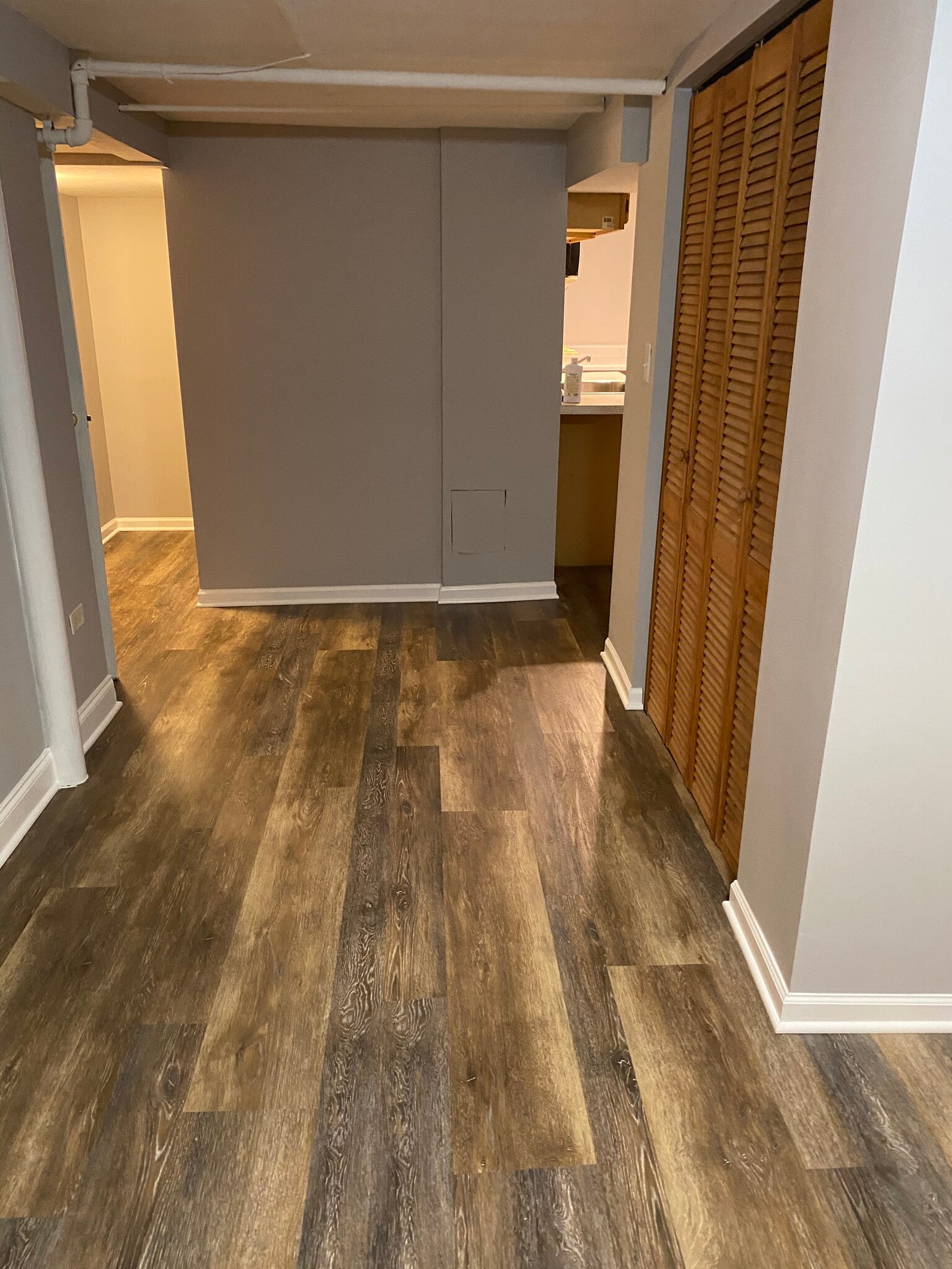 Building Photo - 5443 N St Louis Ave