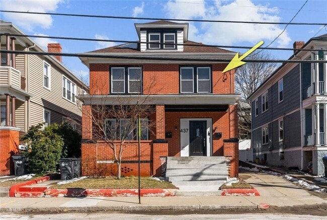 Primary Photo - 437 Charles St
