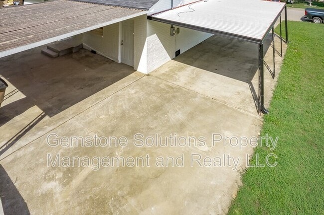 Building Photo - 344 Kingview Dr