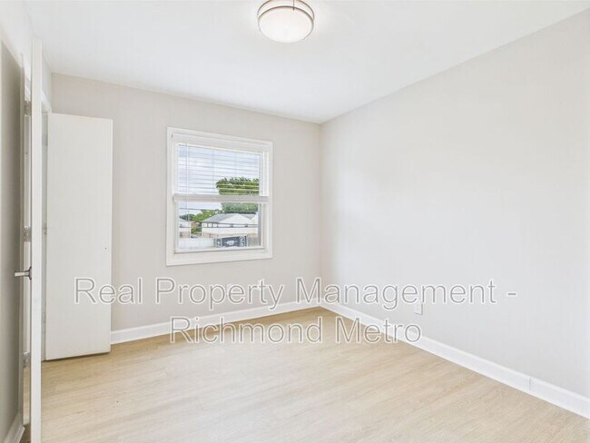 Building Photo - 2701 Midlothian Tpke