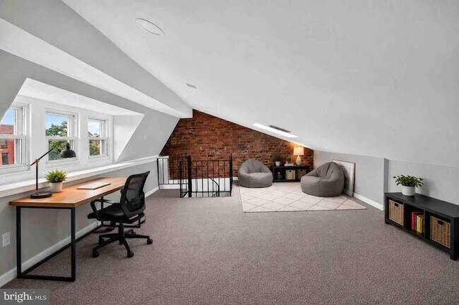 Building Photo - 3015 13th St NW