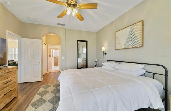 Building Photo - 2956 White Cedar Cir