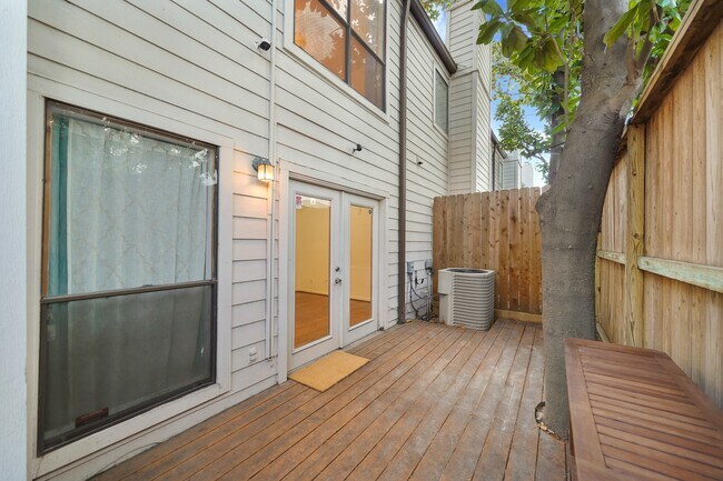 Building Photo - 2555 Bering Dr