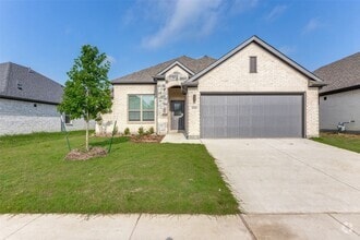 Building Photo - 4908 Pebblewood Dr