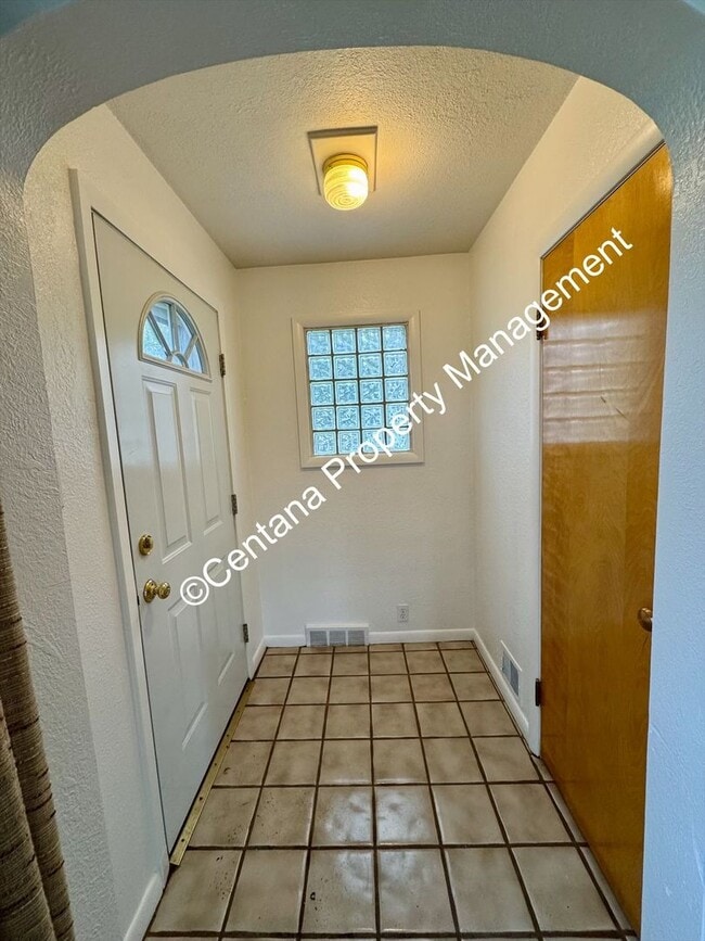 Building Photo - Cute 3 Bedroom Home for Rent!