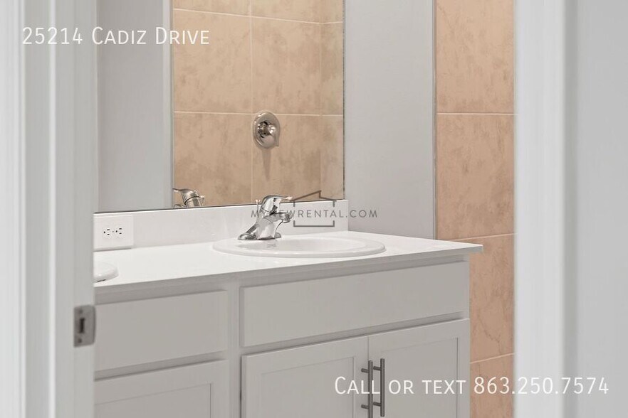 Building Photo - 25214 Cadiz Dr