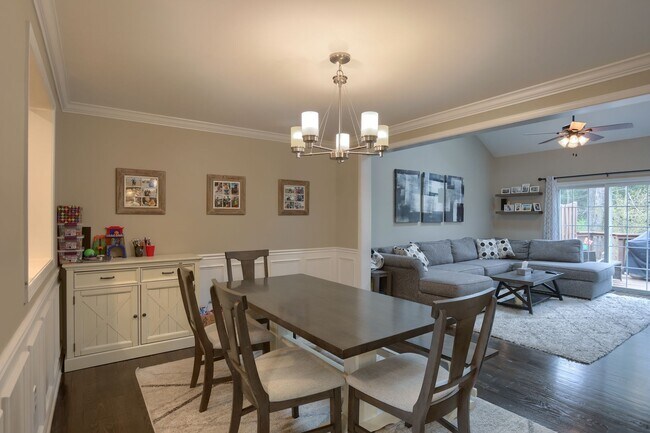 Building Photo - Modern and Convenient Hershey/Harrisburg Suburb Townhouse