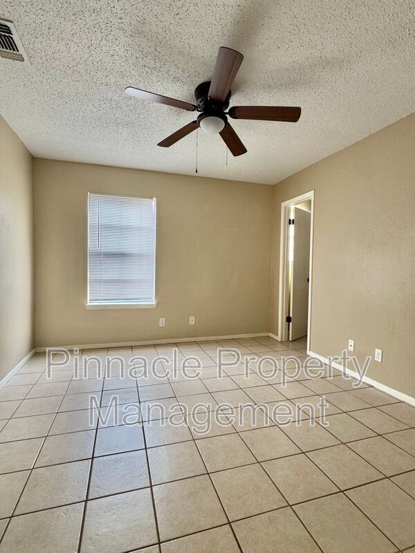 Building Photo - 1237 Tres Rios Dr