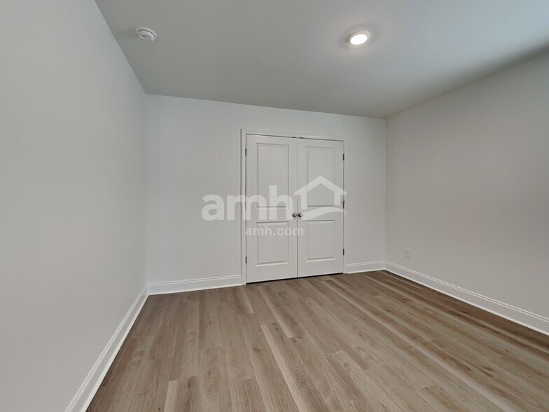 Building Photo - 416 Armstrong Curve