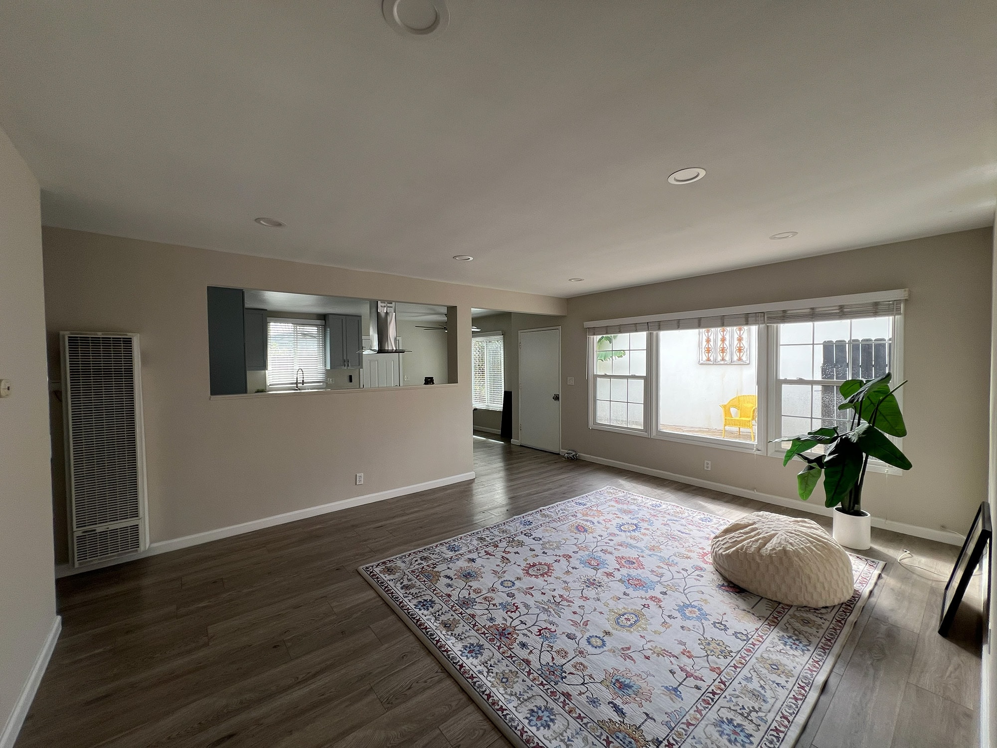 Building Photo - 15430 Freeman Ave