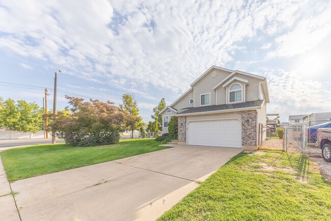 Building Photo - 5508 S 4225 W