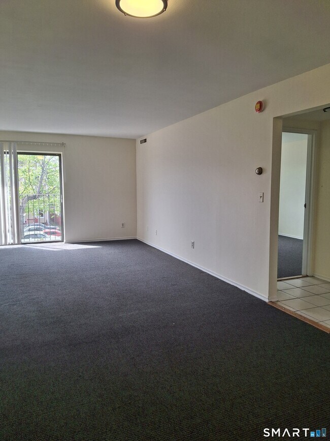 Building Photo - 393 Laurel Ave