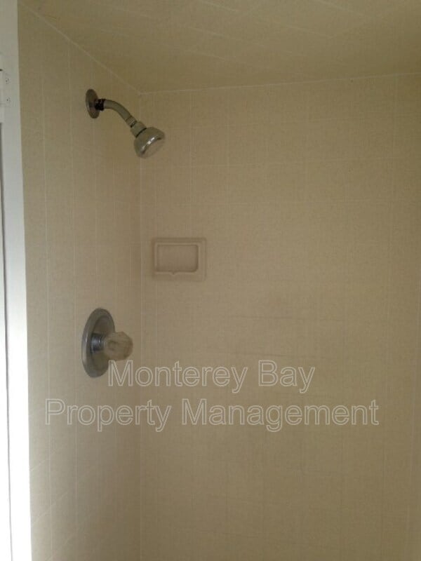 Building Photo - 117 18th St