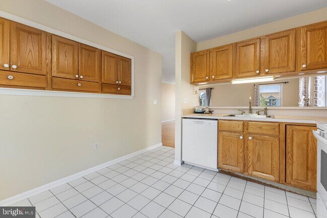 Building Photo - 400 Schooner Way