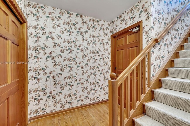 Building Photo - 325 Bontona Ave