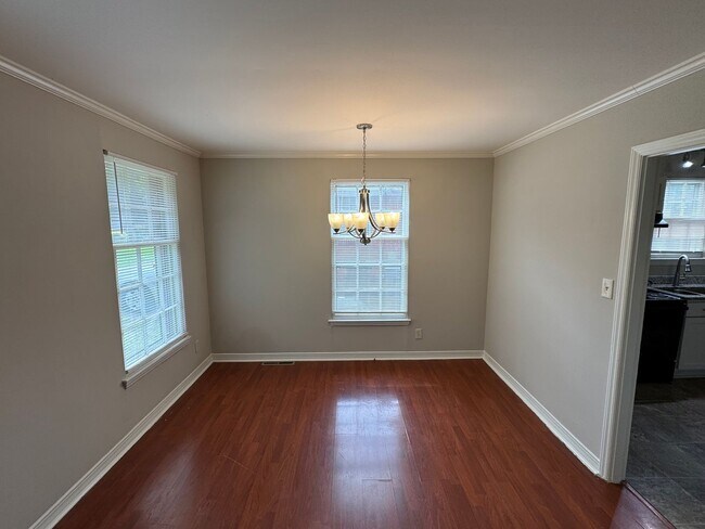 Building Photo - 2116 Finchley Dr