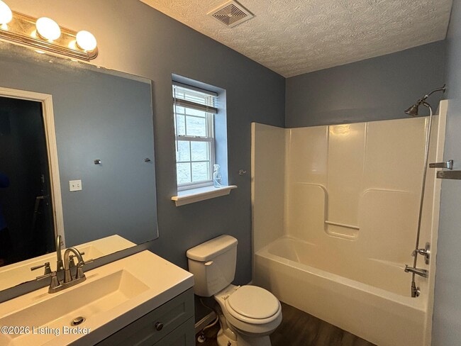 Building Photo - 2122 W Jefferson St