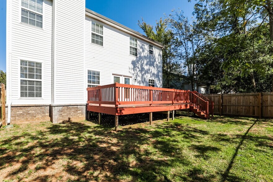 Building Photo - 2467 Oak Hill Dr