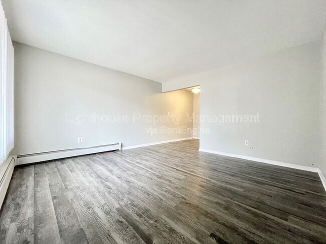 Building Photo - 1350 Kendall St SE