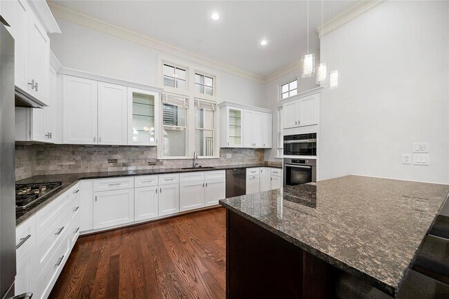 Building Photo - 3921 Gramercy St