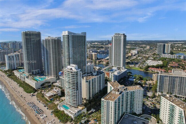 Building Photo - 4001S S Ocean Dr