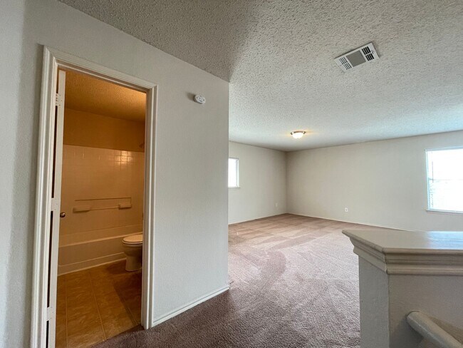 Building Photo - Keller ISD-5 BED, 4 BATH-AMAZING PRICE!