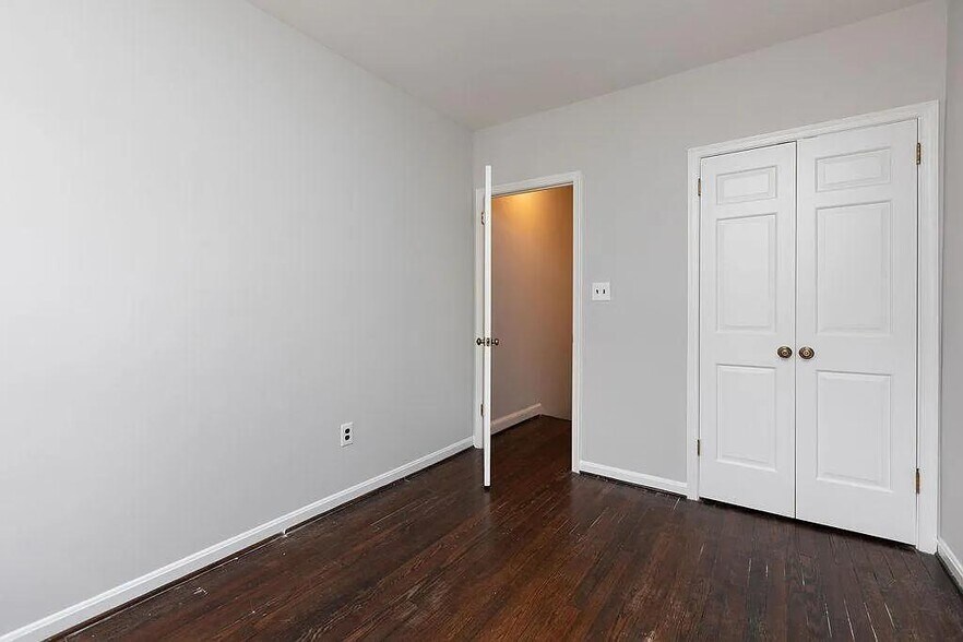 Building Photo - 955 25th St NW