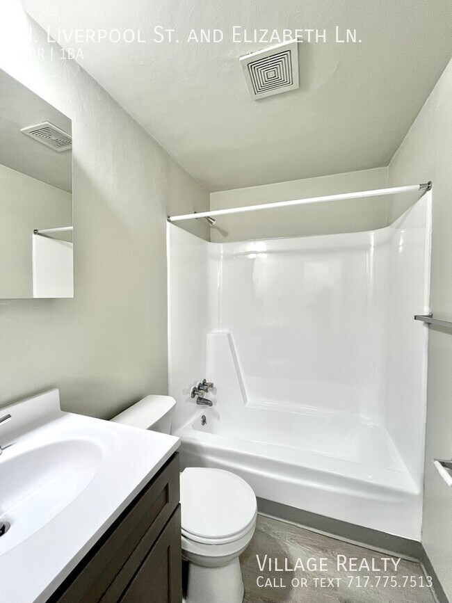 Building Photo - 75 N Liverpool St