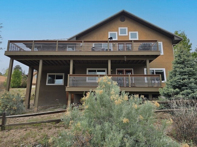 Building Photo - Beautiful Quemazon Home (5085 Alegria)
