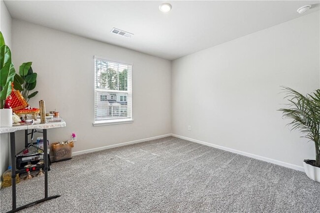 Building Photo - 446 Ravine Dr